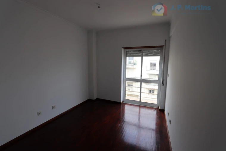 Apartamento T3 para Venda em Charneca de Caparica e Sobreda Foto 15