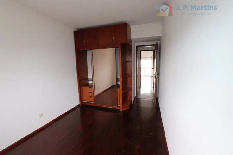 Apartamento T3 para Venda em Charneca de Caparica e Sobreda Foto 20