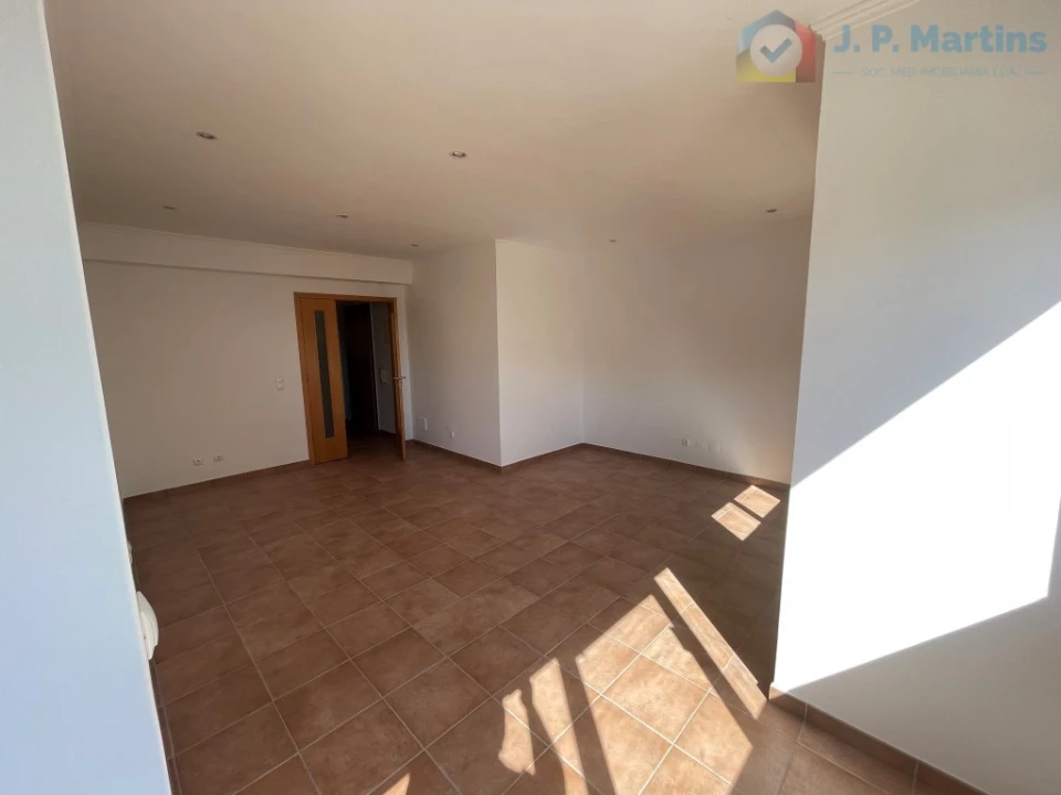 Apartamento T3 para Venda em Almada, Cova da Piedade, Pragal e Cacilhas Foto 2