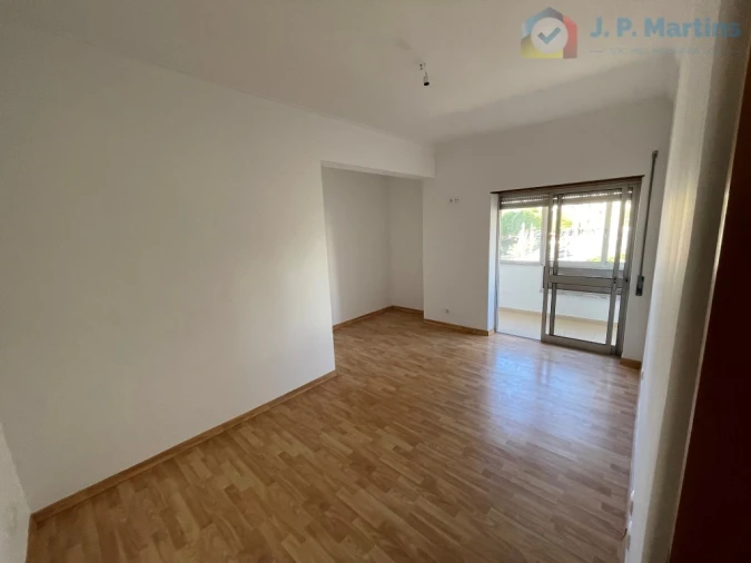 Apartamento T3 para Venda em Almada, Cova da Piedade, Pragal e Cacilhas Foto 3