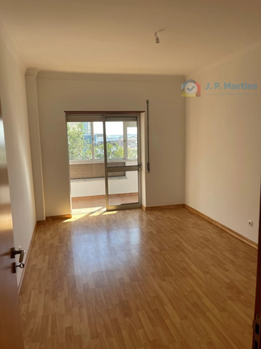 Apartamento T3 para Venda em Almada, Cova da Piedade, Pragal e Cacilhas Foto 14