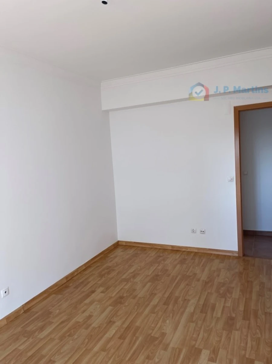 Apartamento T3 para Venda em Almada, Cova da Piedade, Pragal e Cacilhas Foto 15