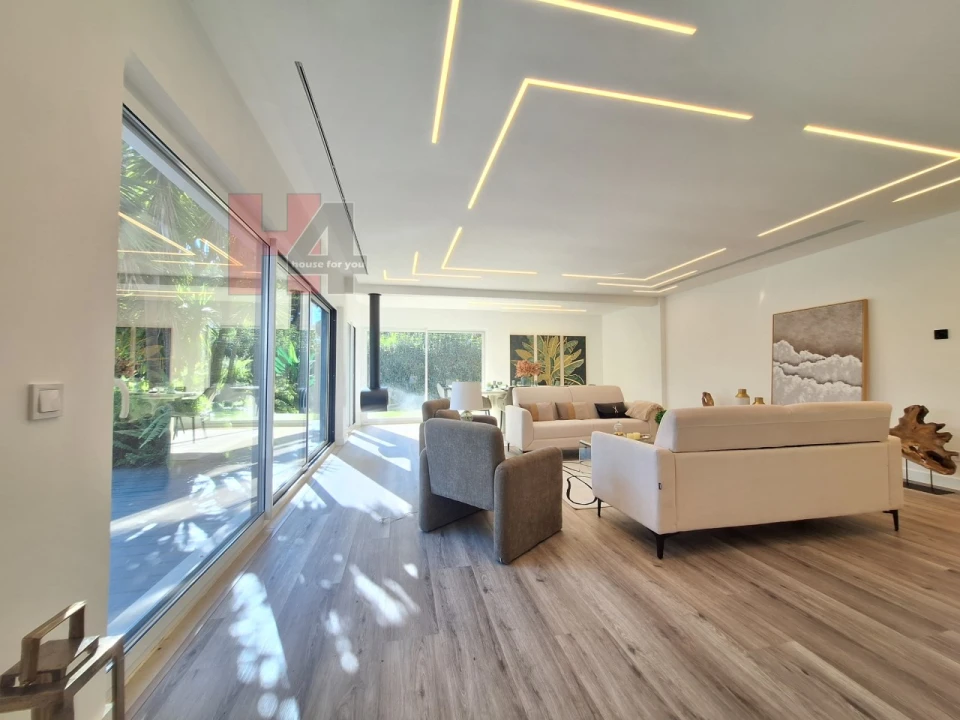 Moradia T4 para Venda em Charneca de Caparica e Sobreda Foto 1