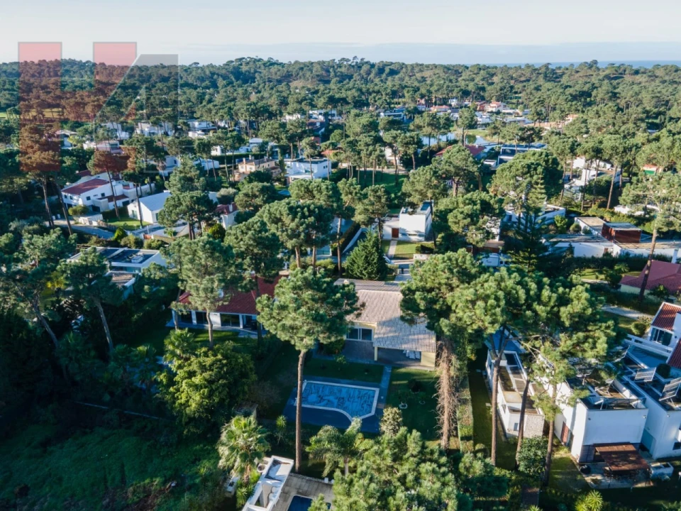 Moradia T4 para Venda em Charneca de Caparica e Sobreda Foto 38