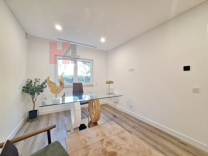 Moradia T4 para Venda em Charneca de Caparica e Sobreda Foto 9