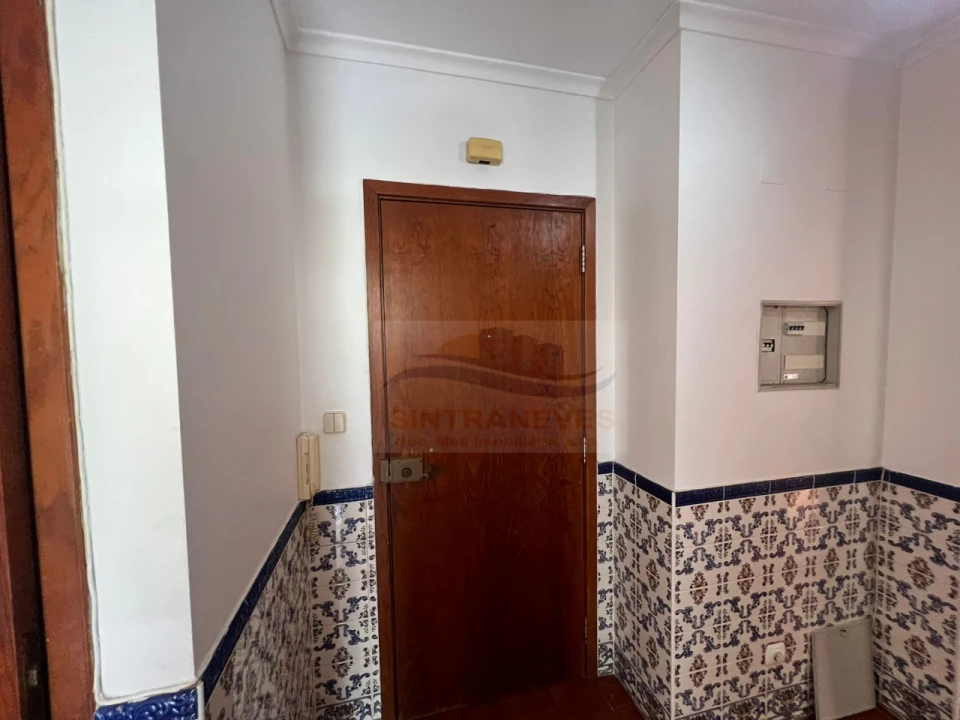 Apartamento T2 para Venda em São Domingos de Rana Foto 3