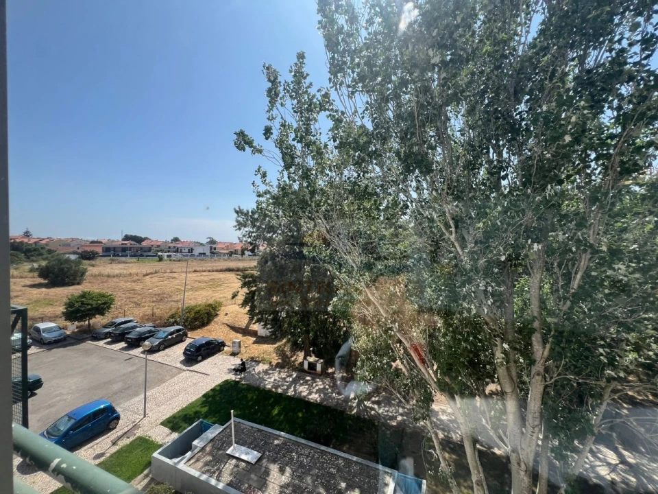 Apartamento T2 para Venda em São Domingos de Rana Foto 12