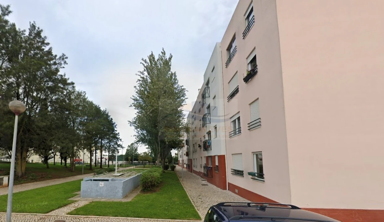 Apartamento T2 para Venda em São Domingos de Rana Foto 17