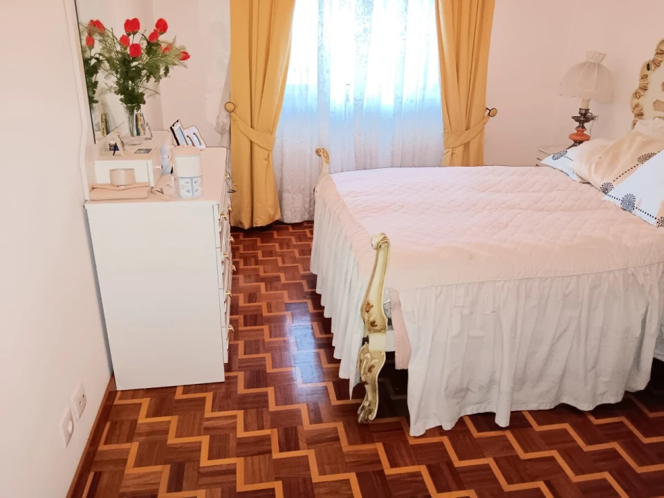 Apartamento T2 para Venda em Agualva e Mira-Sintra Foto 5