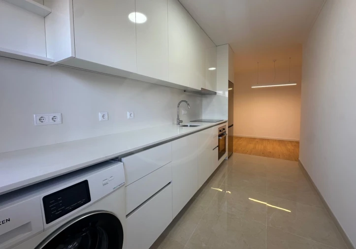 Apartamento T3 para Arrendamento em Aver-O-Mar, Amorim e Terroso Foto 6