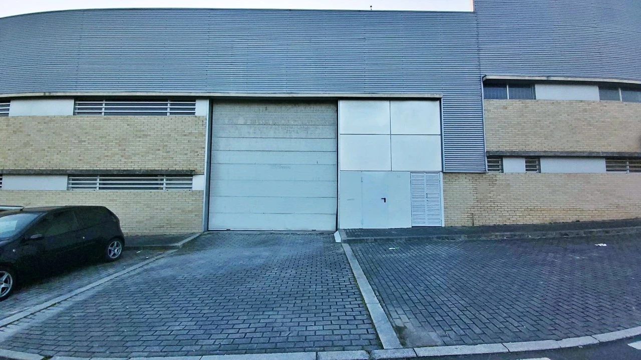 Armazém para Arrendamento em Castêlo da Maia Foto 11