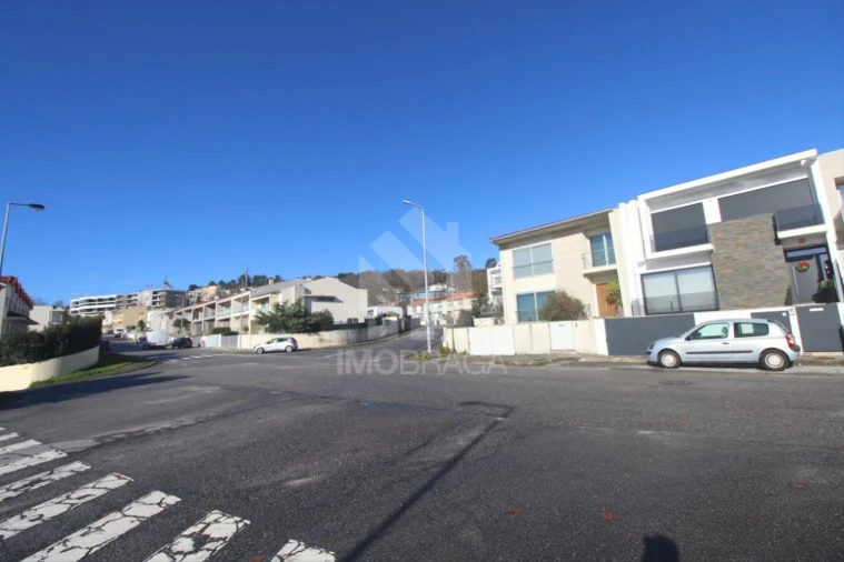 Terreno para Venda em Gualtar Foto 29