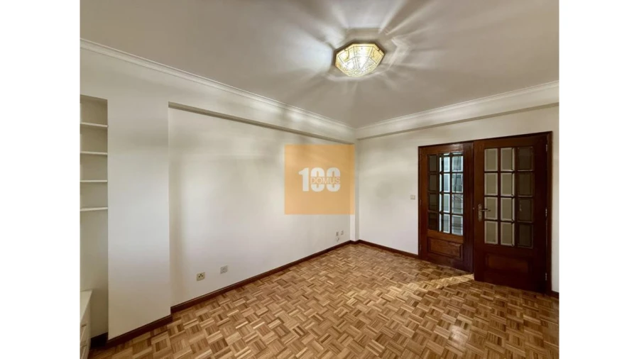 Apartamento T2 para Arrendamento em Bonfim Foto 6