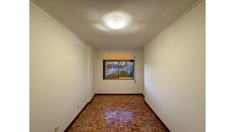 Apartamento T2 para Arrendamento em Bonfim Foto 11