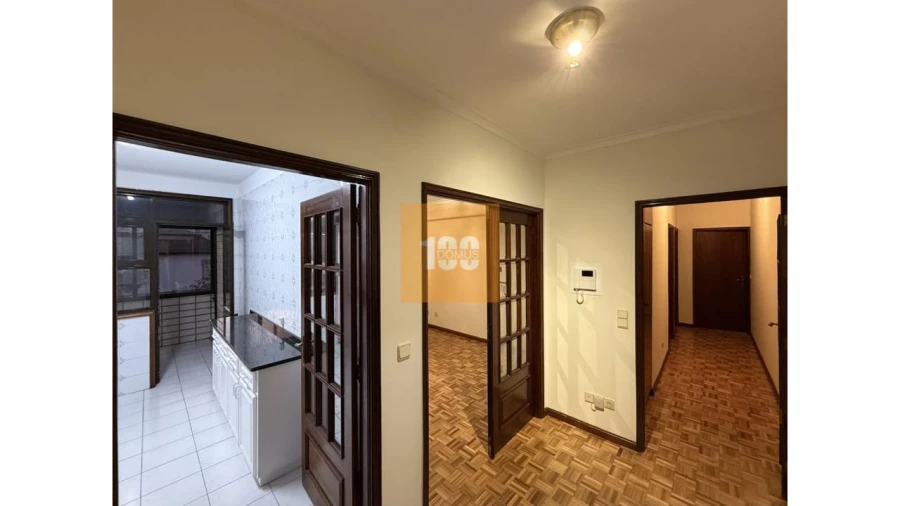 Apartamento T2 para Arrendamento em Bonfim Foto 22