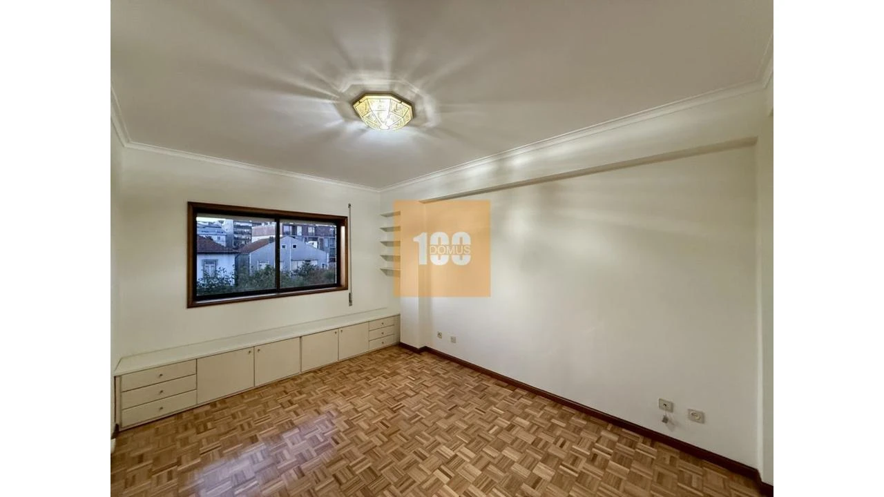 Apartamento T2 para Arrendamento em Bonfim Foto 5