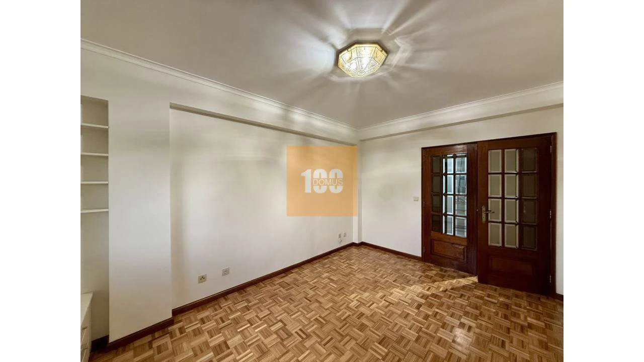 Apartamento T2 para Arrendamento em Bonfim Foto 6