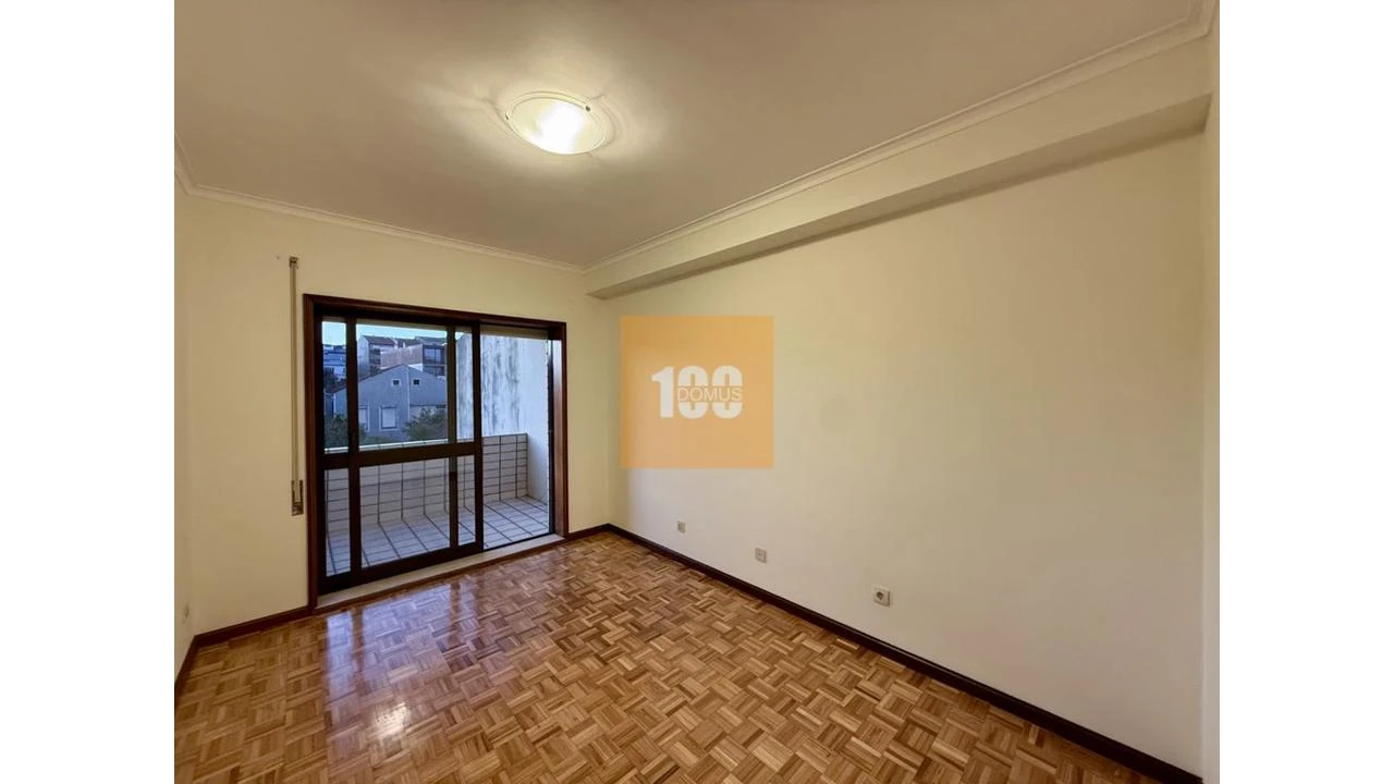 Apartamento T2 para Arrendamento em Bonfim Foto 14