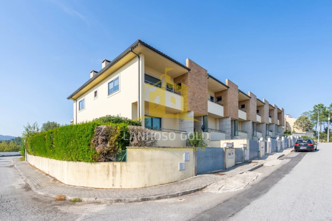Moradia T3 para Venda em Loureira Foto 19