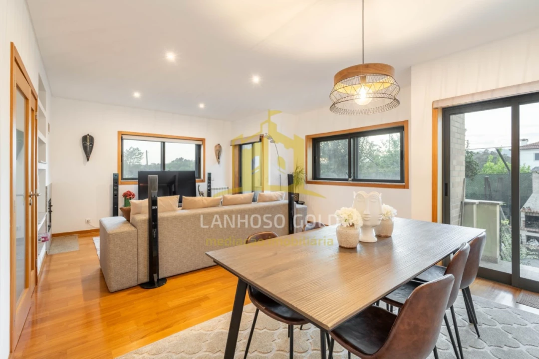 Moradia T3 para Venda em Loureira Foto 5