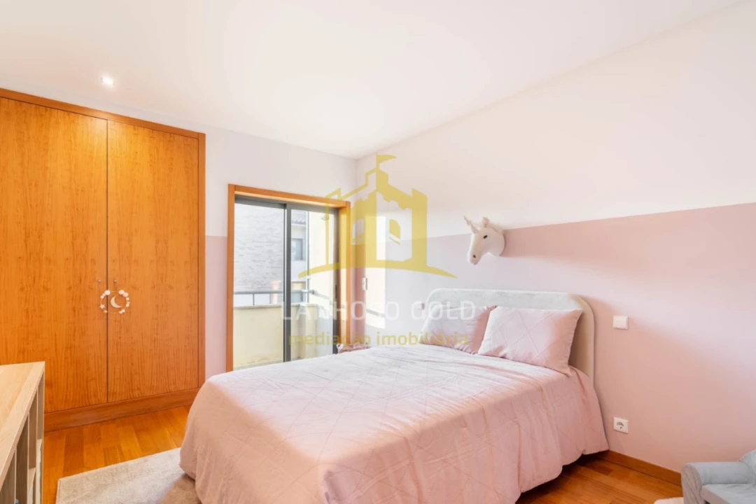 Moradia T3 para Venda em Loureira Foto 8