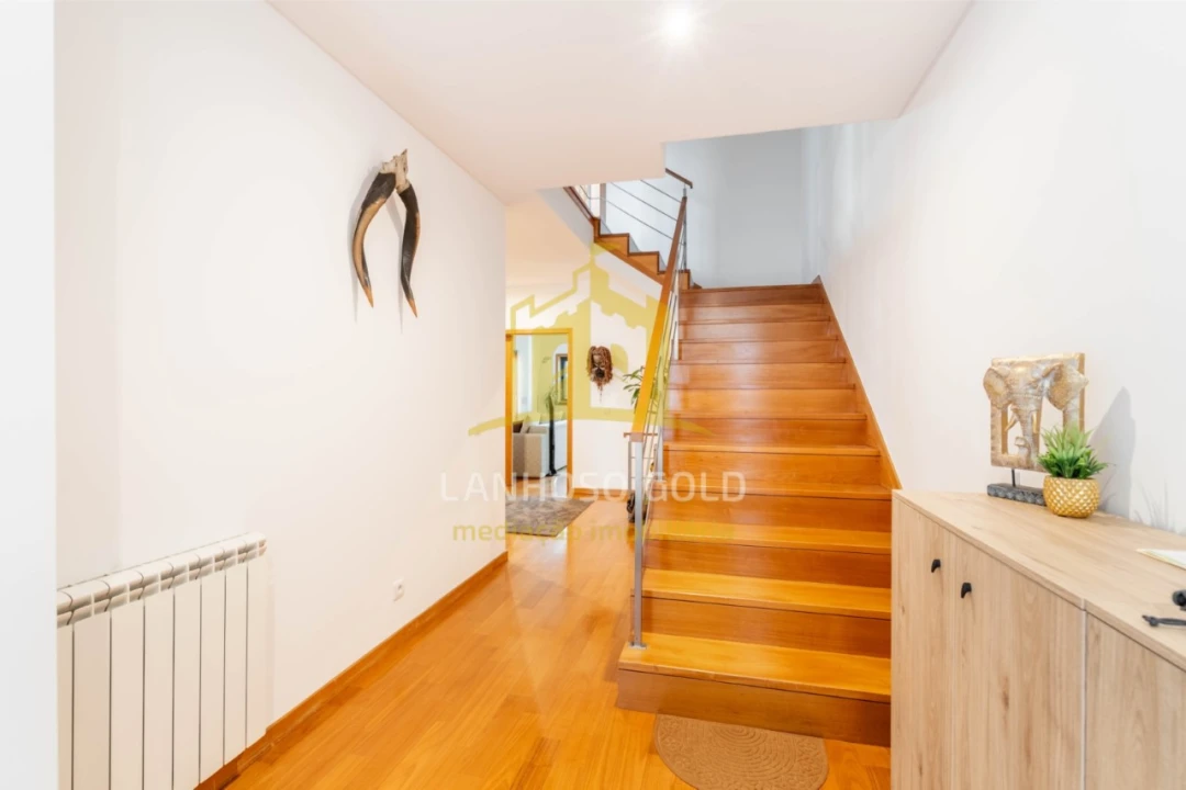 Moradia T3 para Venda em Loureira Foto 9