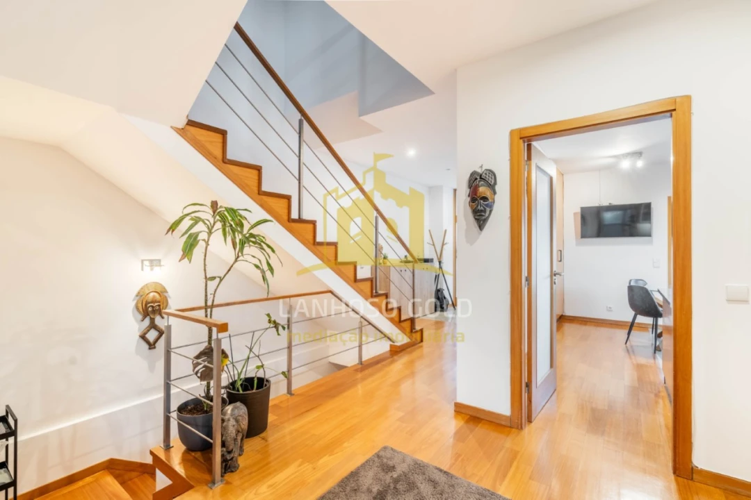 Moradia T3 para Venda em Loureira Foto 10