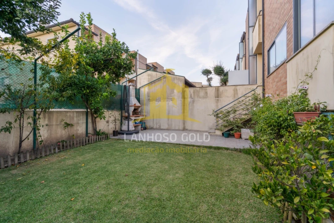 Moradia T3 para Venda em Loureira Foto 21