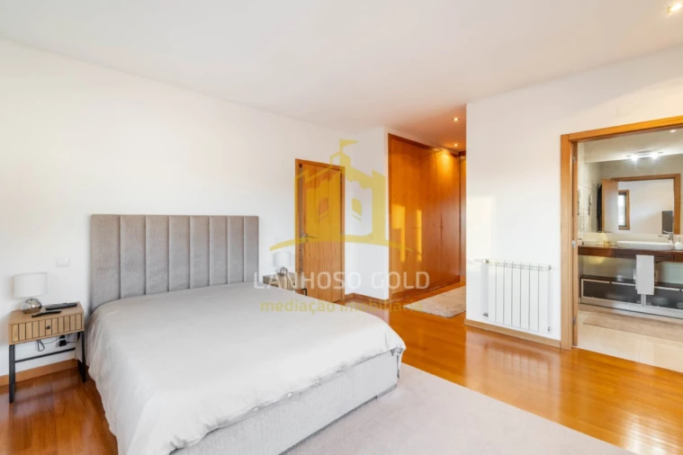 Moradia T3 para Venda em Loureira Foto 7