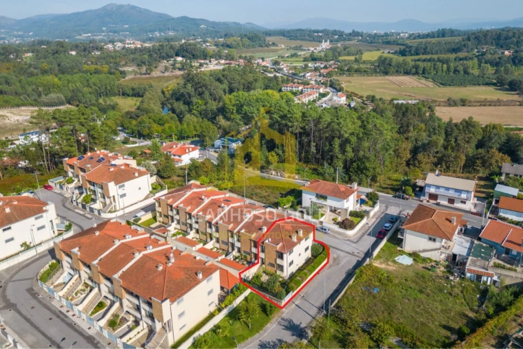 Moradia T3 para Venda em Loureira Foto 23