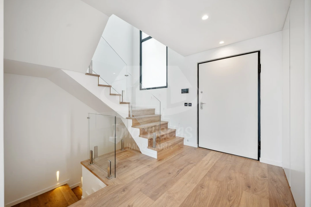 Moradia T4 para Venda em Santa Iria de Azoia, São João da Talha e Bobadela Foto 14