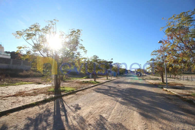 Terreno para Venda em Albufeira e Olhos de Água