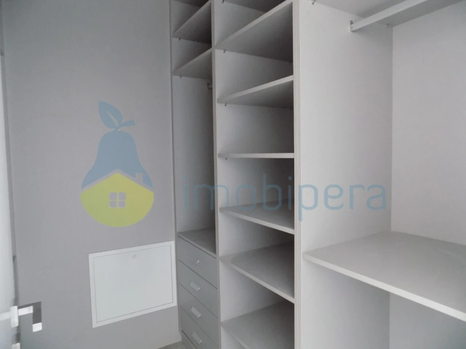 Moradia T3 para Venda em Armação de Pera Foto 12