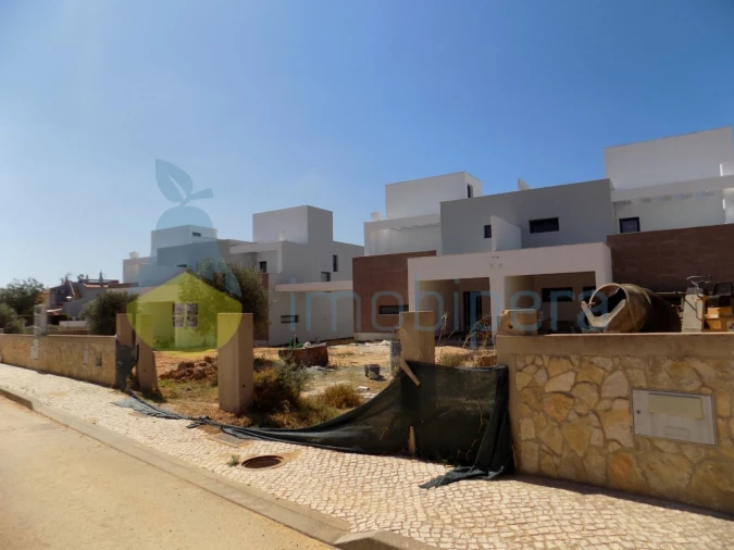 Moradia T3 para Venda em Armação de Pera Foto 19