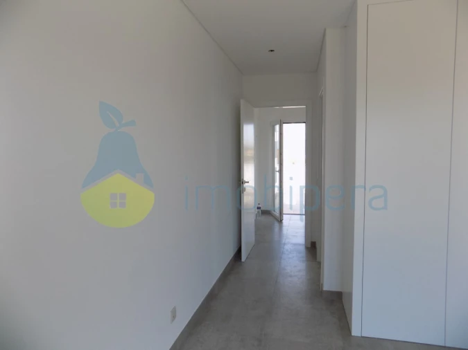 Moradia T3 para Venda em Armação de Pera Foto 7