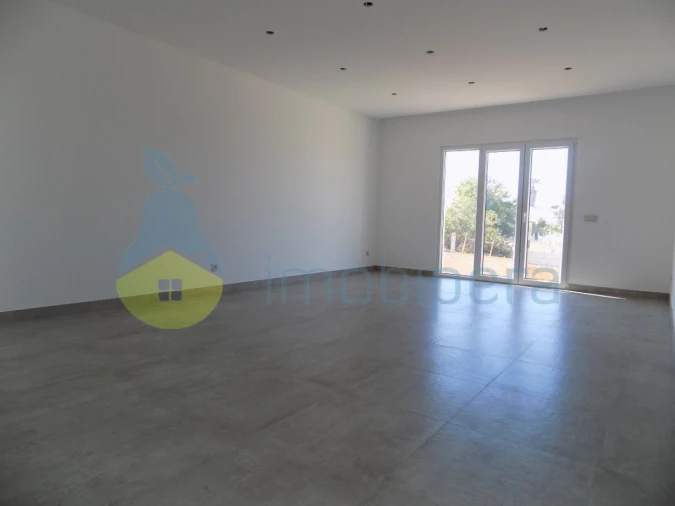 Moradia T3 para Venda em Armação de Pera Foto 8