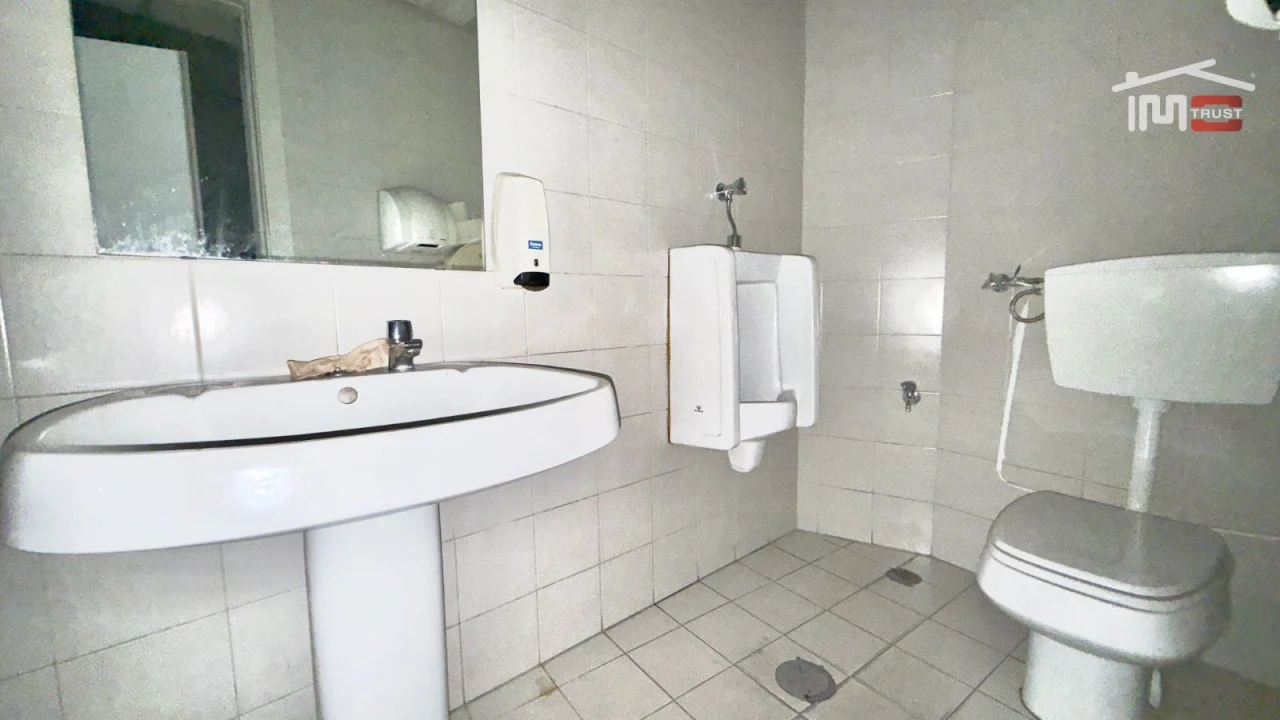 Loja para Arrendamento em Alvalade Foto 17