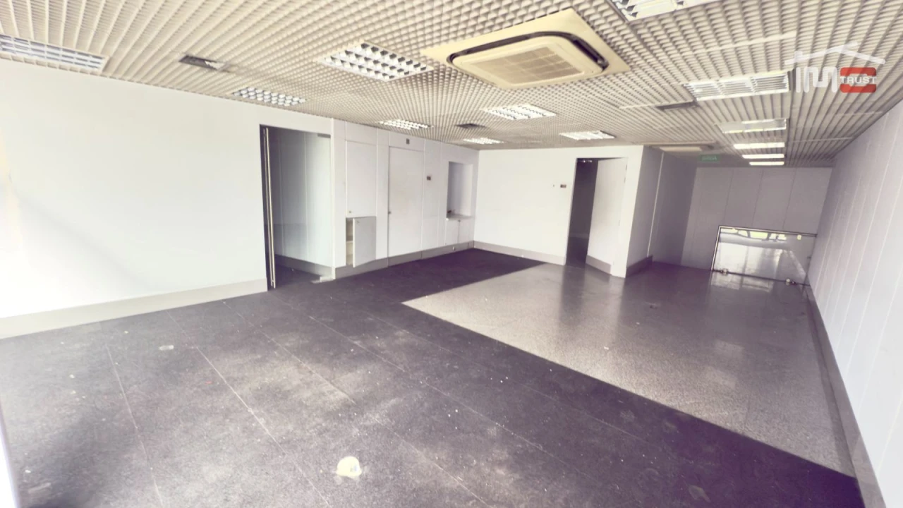 Loja para Arrendamento em Alvalade Foto 13