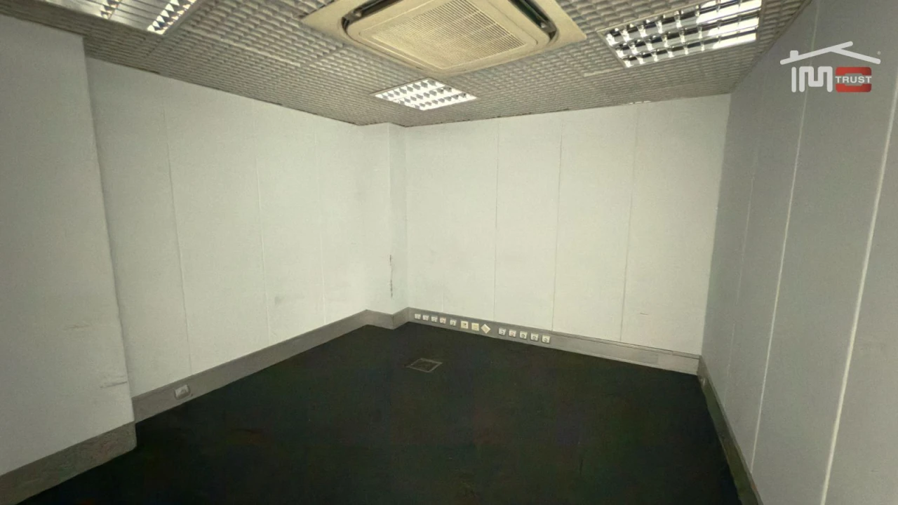 Loja para Arrendamento em Alvalade Foto 27