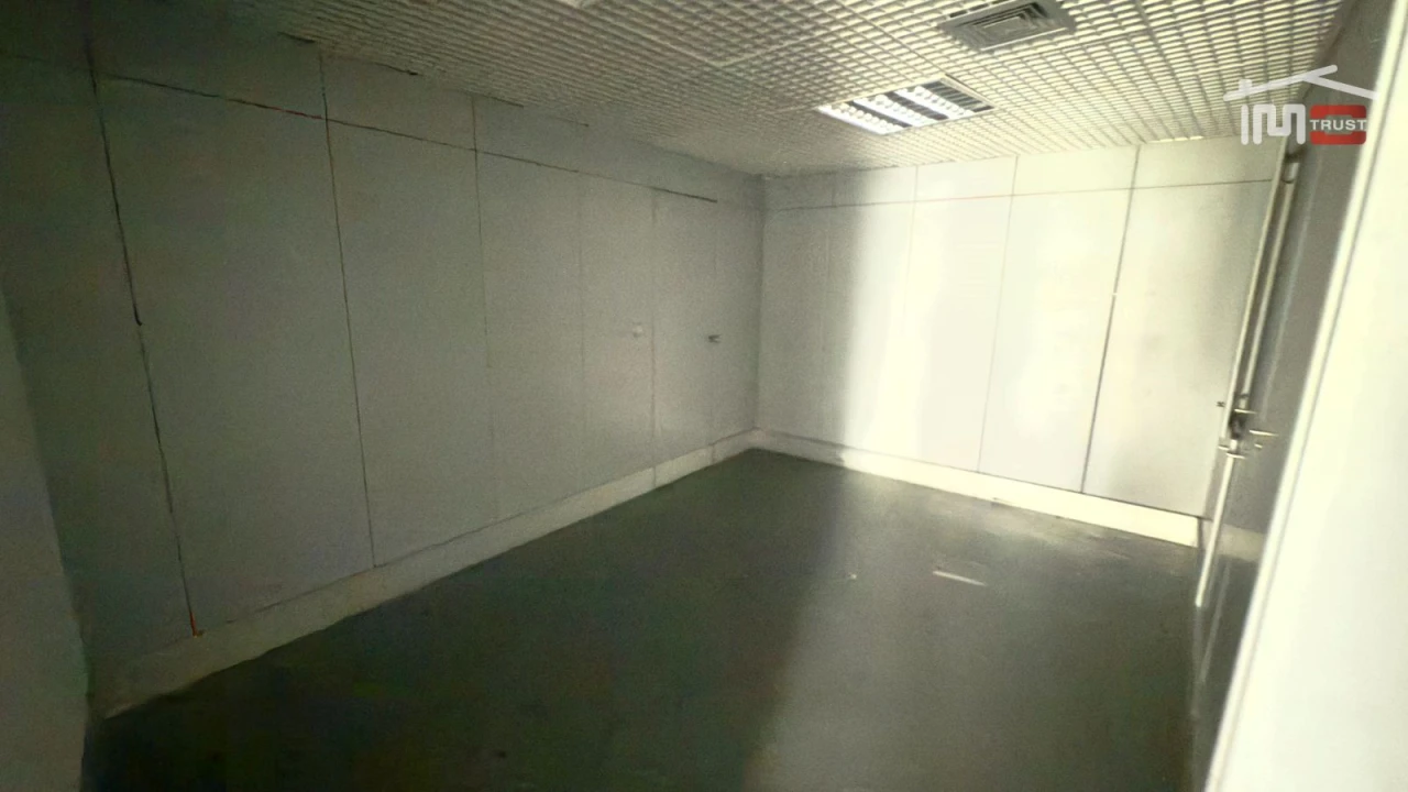 Loja para Arrendamento em Alvalade Foto 26