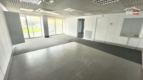 Loja para Arrendamento em Alvalade