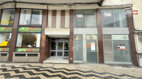 Loja para Arrendamento em Alvalade