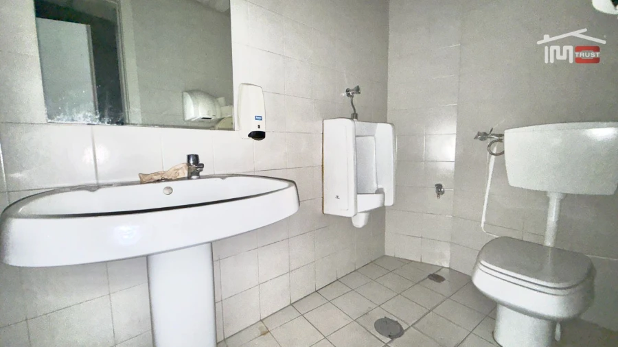 Loja para Arrendamento em Alvalade Foto 17