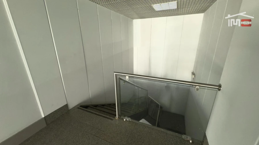 Loja para Arrendamento em Alvalade Foto 21