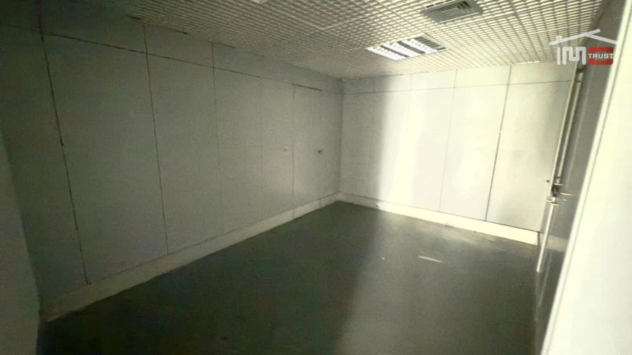 Loja para Arrendamento em Alvalade Foto 26