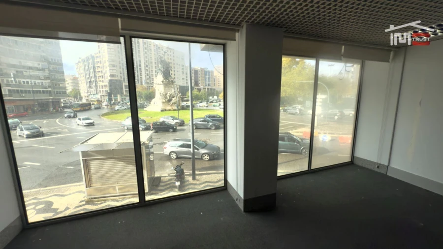 Loja para Arrendamento em Alvalade Foto 6