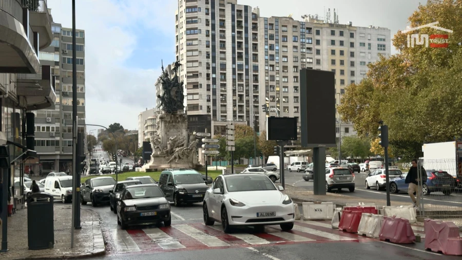 Loja para Arrendamento em Alvalade Foto 9