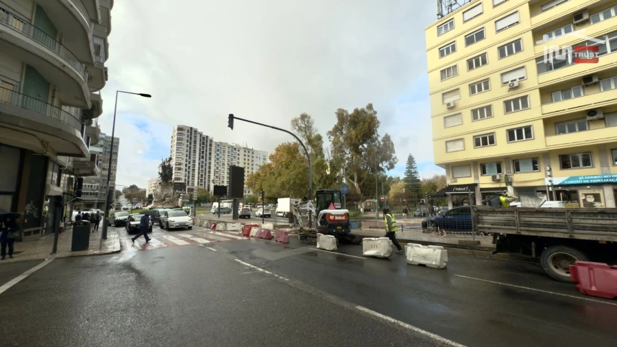 Loja para Arrendamento em Alvalade Foto 24