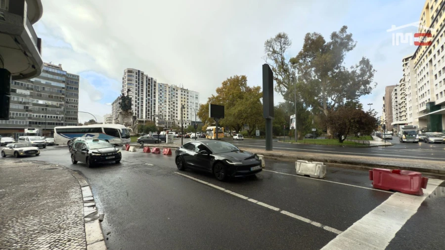 Loja para Arrendamento em Alvalade Foto 30