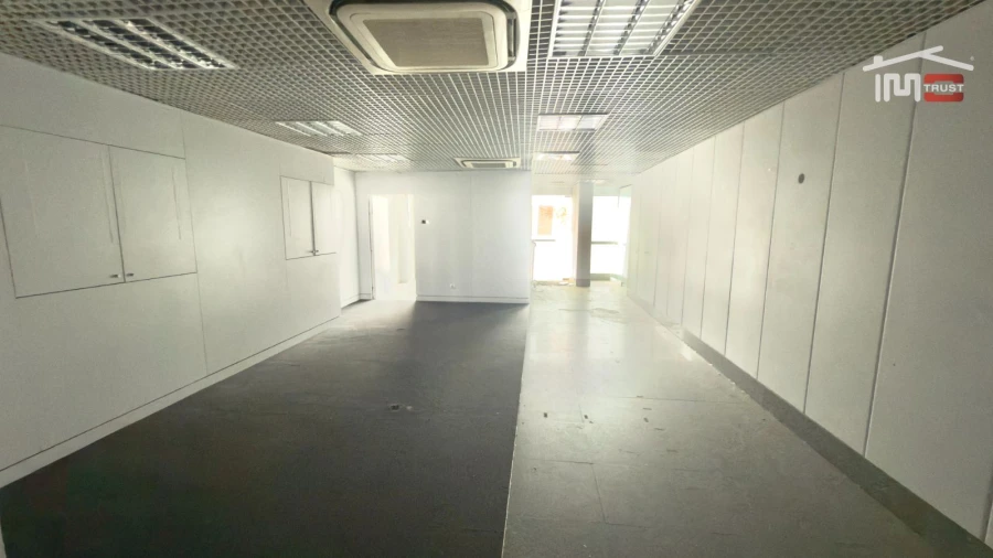 Loja para Arrendamento em Alvalade Foto 7